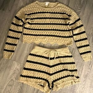 House of Harlow Striped Knit Sweater (Medium) and Shorts (Large) Set